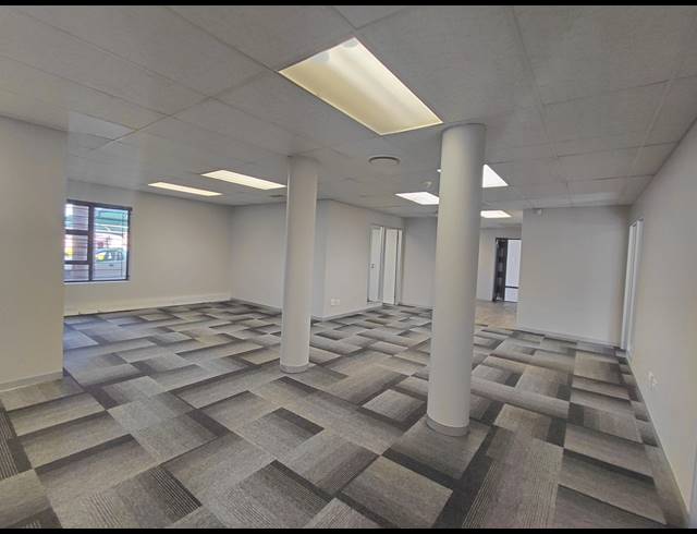 388M² OFFICE TO LET IN FOURWAYS
